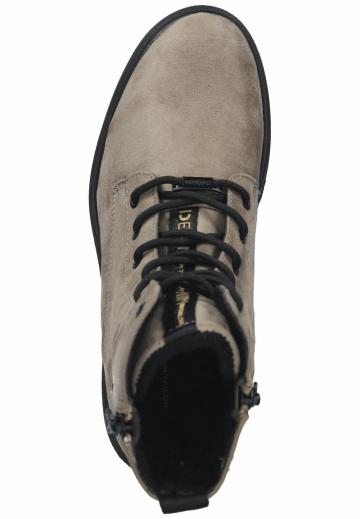 Ботинки на шнуровке