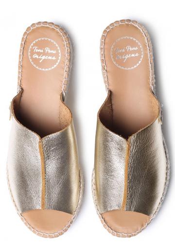 Босоножки на каблуке