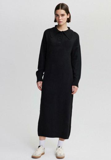 Вязаное платье