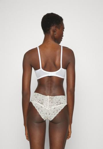 Бюстгальтер на косточках