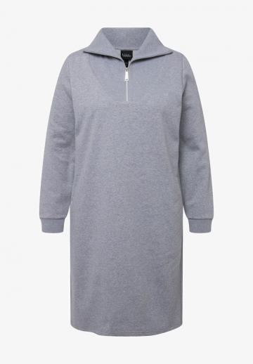 Вязаное платье