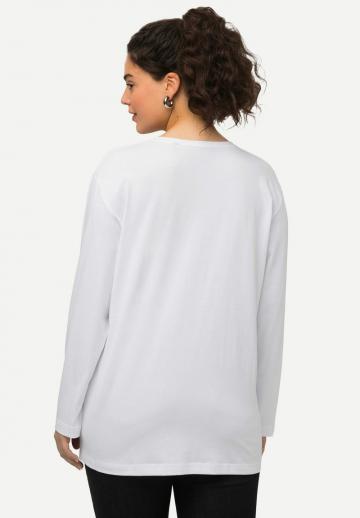 Пуловер с вырезом V