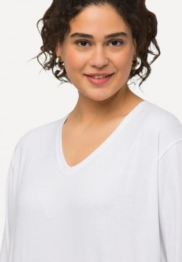 Пуловер с вырезом V