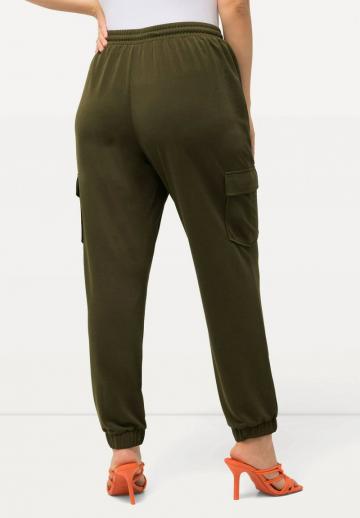 Брюки с накладными карманами