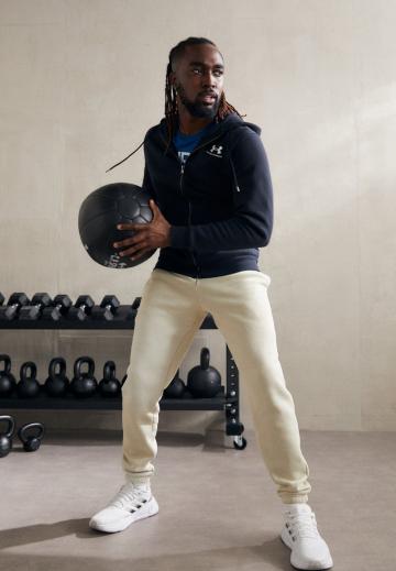 Спортивная кофта