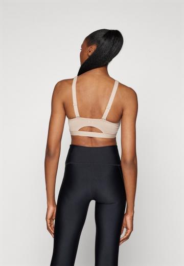 Бюстгальтер без косточек