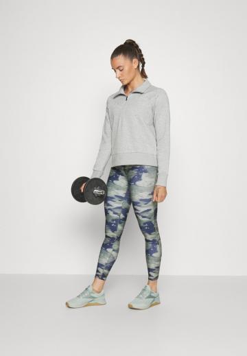 Спортивная толстовка