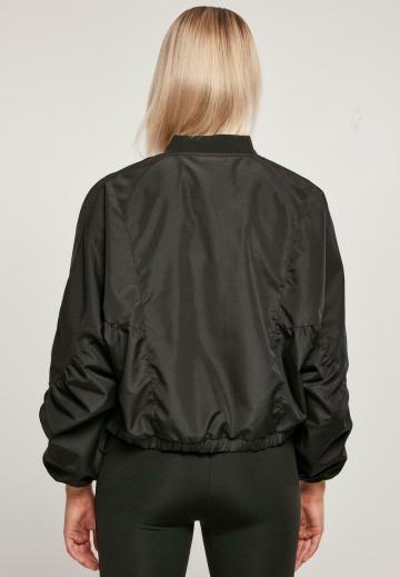 Куртка с накладнымит карманами