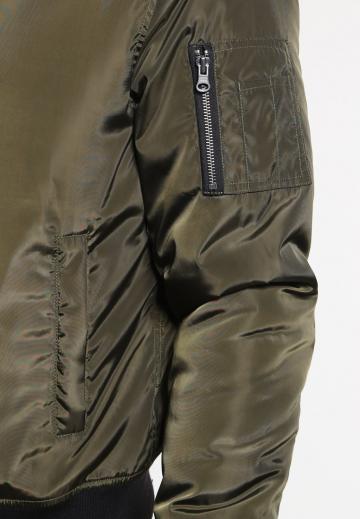 Куртка бомбер