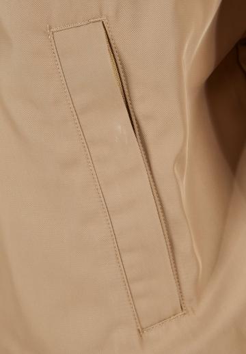 Куртка с накладнымит карманами