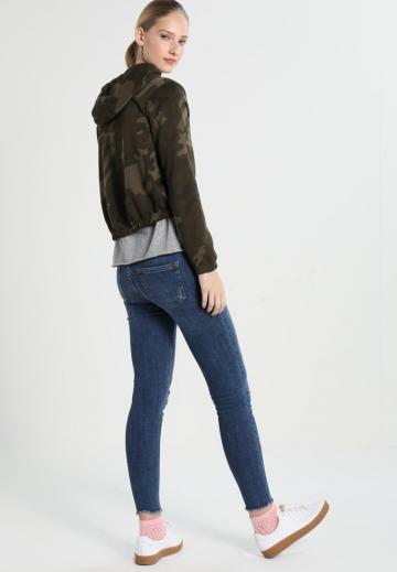 Юбка с накладными карманами