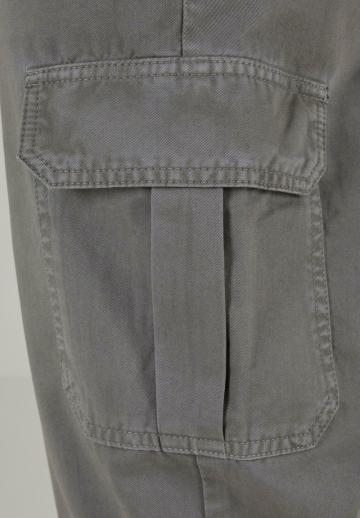 Брюки с накладными карманами