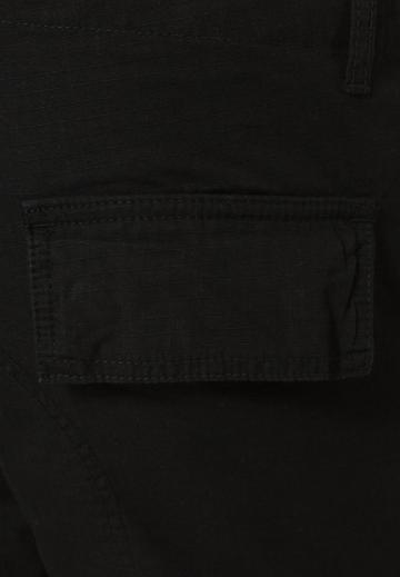 Брюки с накладными карманами