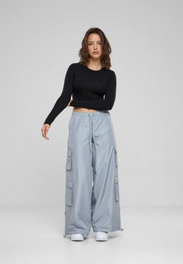 Брюки с накладными карманами