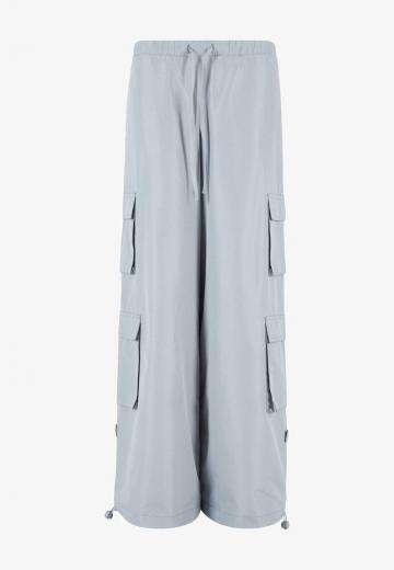 Брюки с накладными карманами