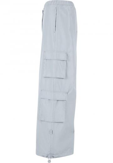 Брюки с накладными карманами