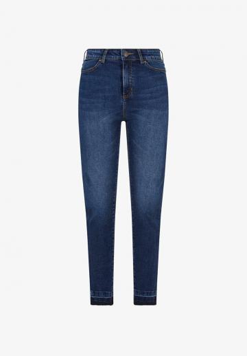 Узкие джинсы