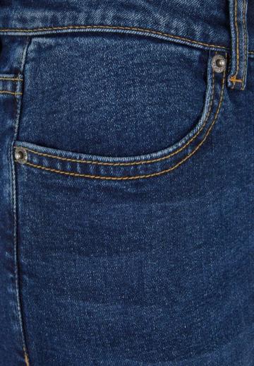 Узкие джинсы