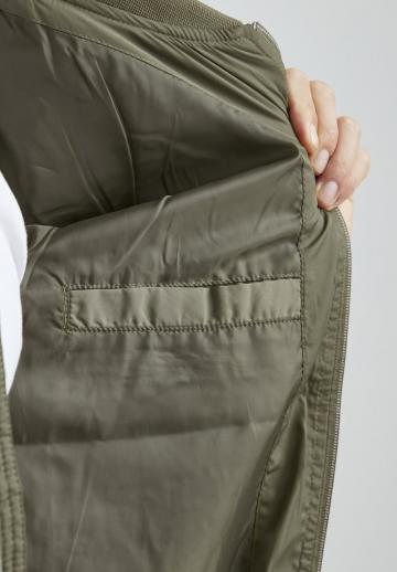 Куртка бомбер