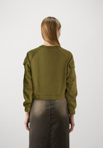 Юбка с накладными карманами