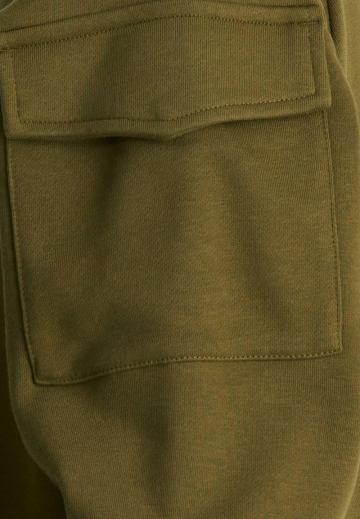 Юбка с накладными карманами