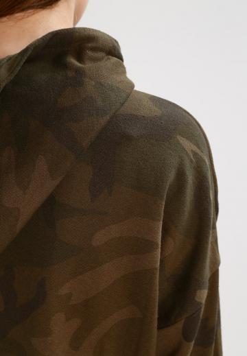 Пуловер с капюшоном