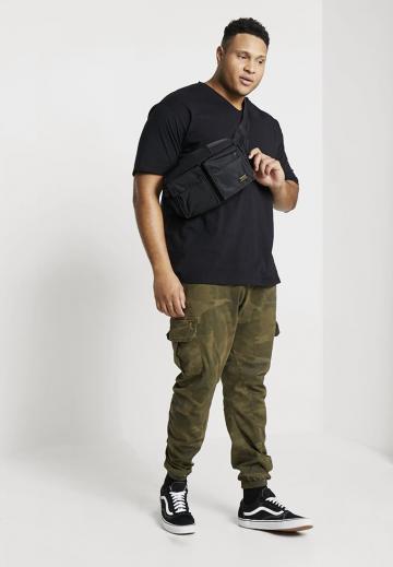 Брюки с накладными карманами