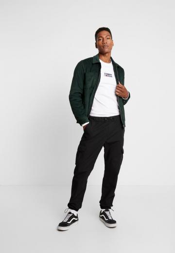 Брюки с накладными карманами