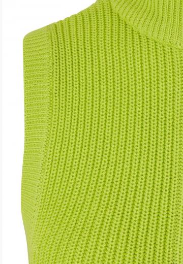 Вязаный жилет