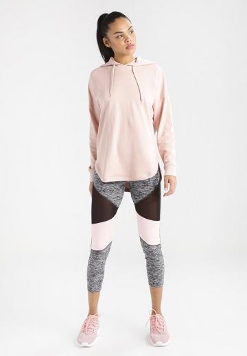 Пуловер с капюшоном