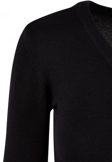 Пуловер с вырезом V