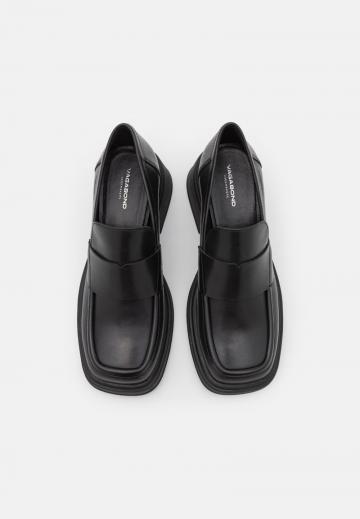 Туфли с высоким носом