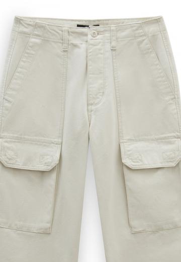 Брюки с накладными карманами