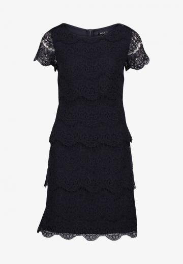 Платье футляр