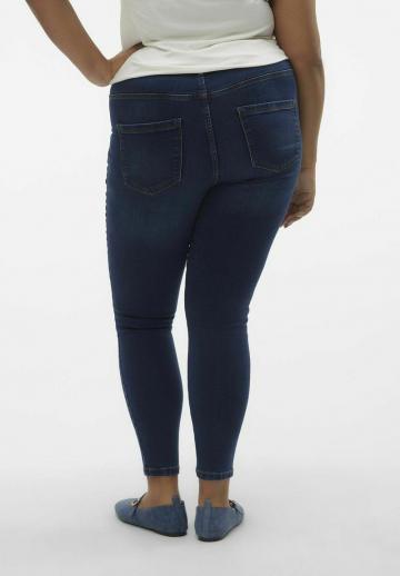 Узкие джинсы