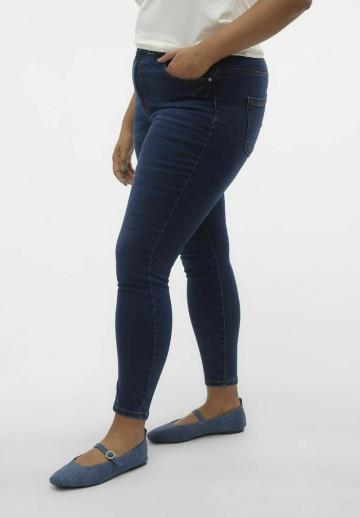 Узкие джинсы