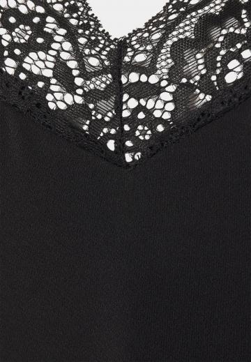 Топ на бретельках