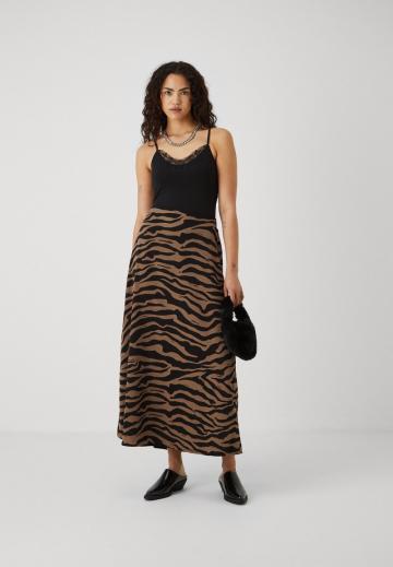 Топ на бретельках