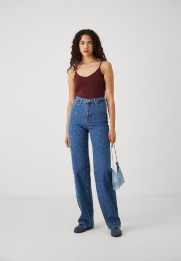 Топ на бретельках