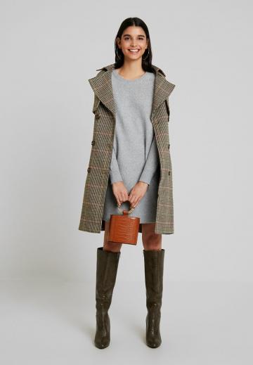 Вязаное платье