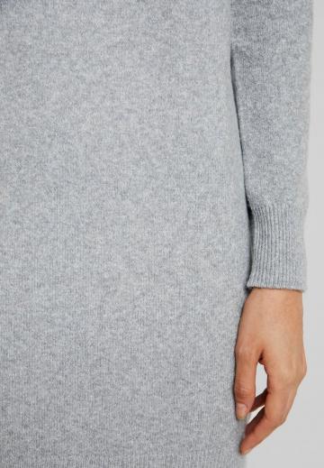 Вязаное платье