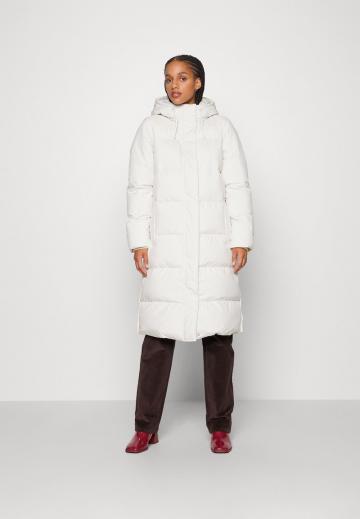 Пуховое пальто