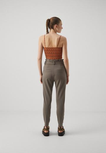 Узкие брюки