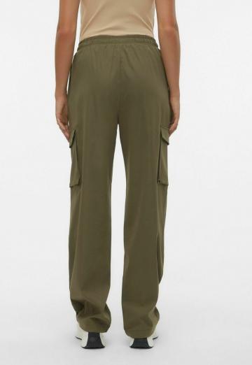 Брюки с накладными карманами