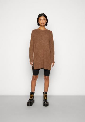 Длинный пуловер