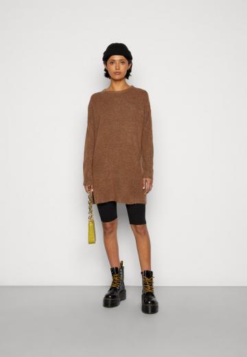 Длинный пуловер