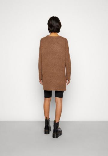 Длинный пуловер