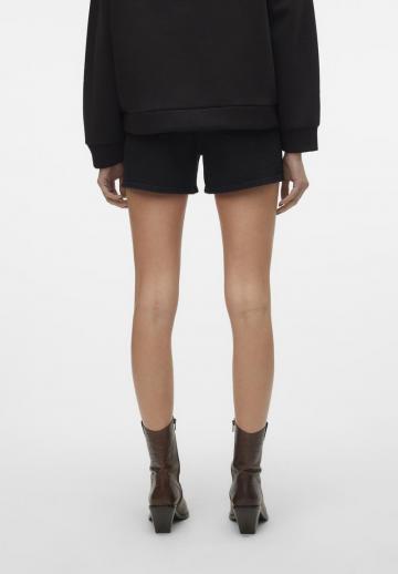 Джинсовые шорты