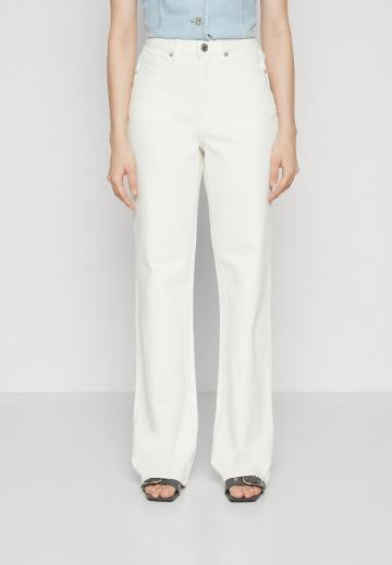 Клешеные джинсы