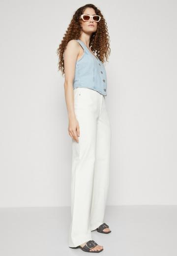 Клешеные джинсы